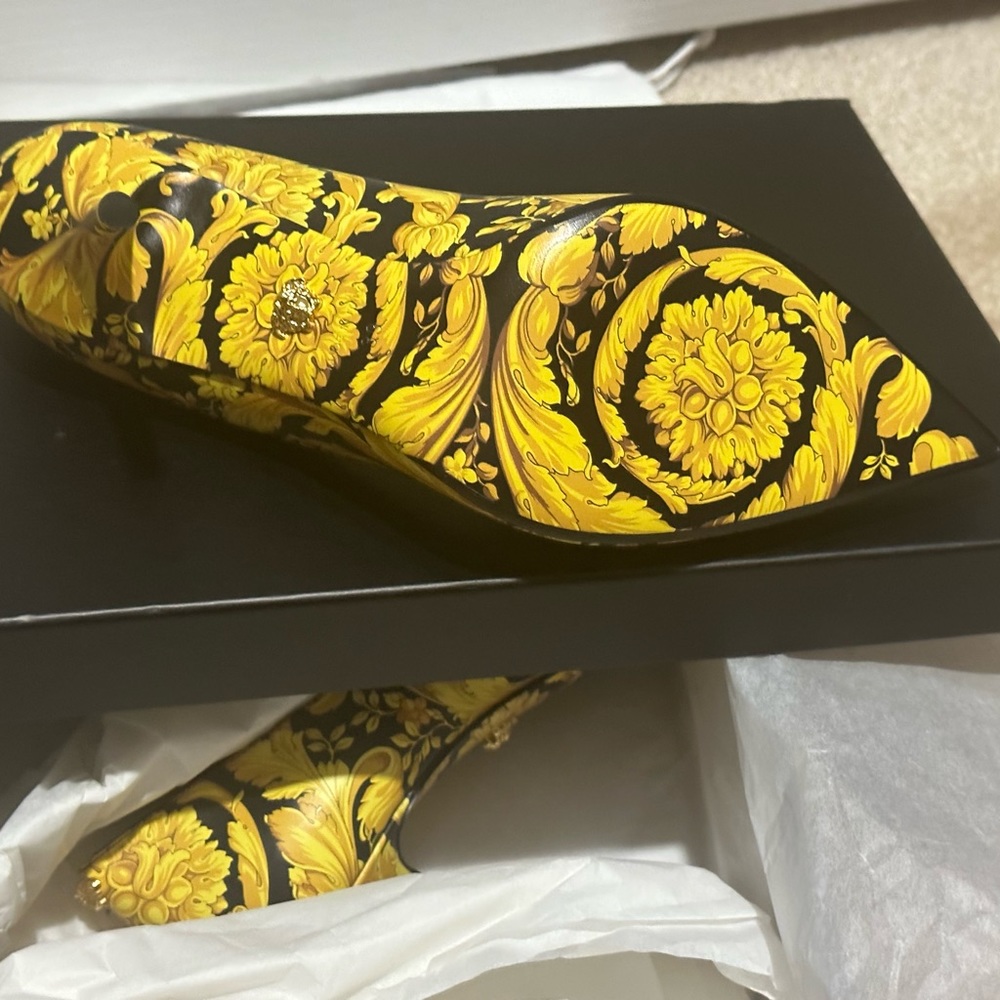 Versace Barocco heels - Picture 5 of 11